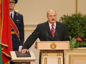 1446806445_lukashenko-prisyaga