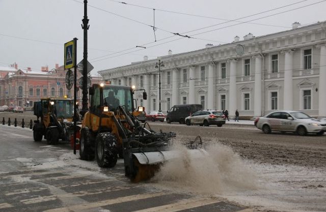 В Петербурге проходят обыски по делу о мошенничестве с уборкой снега на 10 млн. рублей