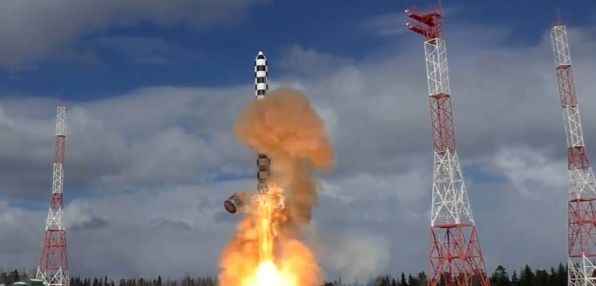 Россия запустила с космодрома Плесецк баллистическую ракету «Сармат»