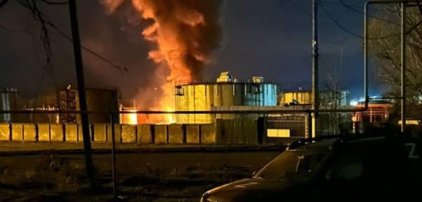 Пожар на Луганской нефтебазе тушили десять часов