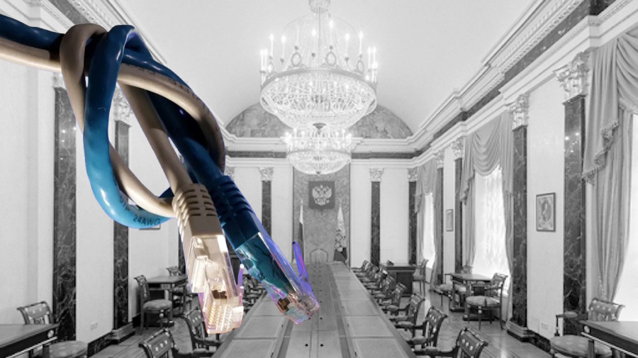 Совбез и правительство борются с информацией и коммуникациями