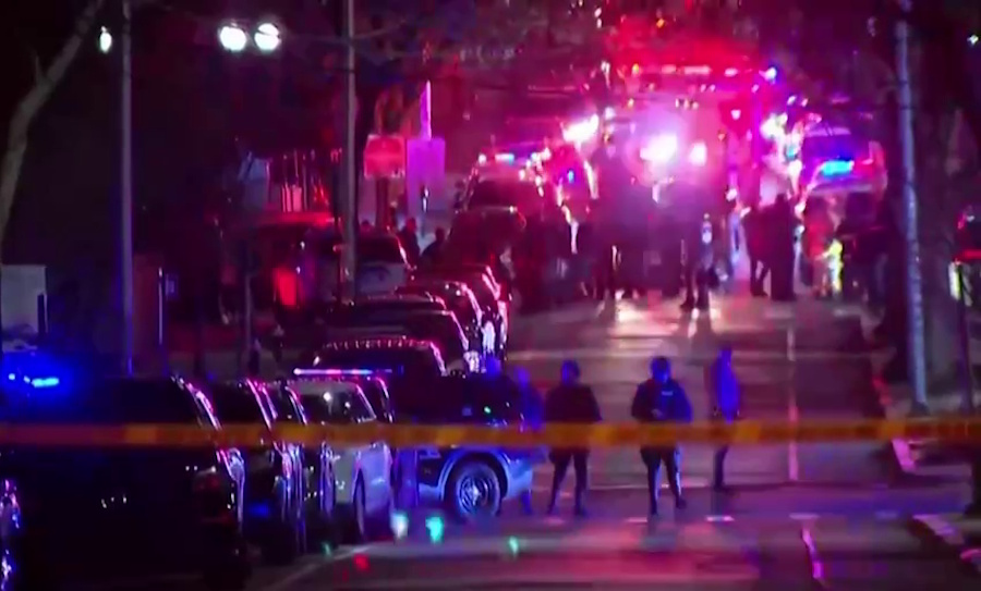 Бонди: массовая стрельба, десятки раненых, стрелка остановил прохожий