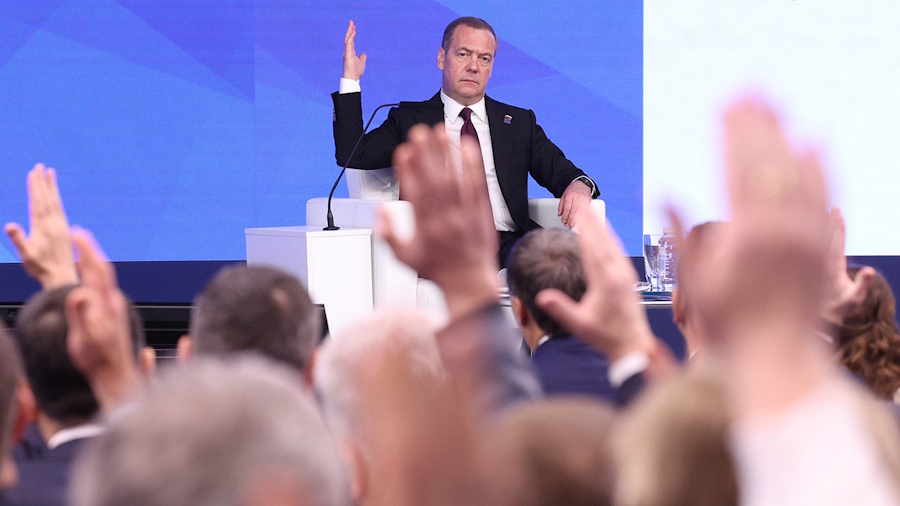 Предвыборная пятёрка «Единой России» подобрана в «ястребином» гротеске