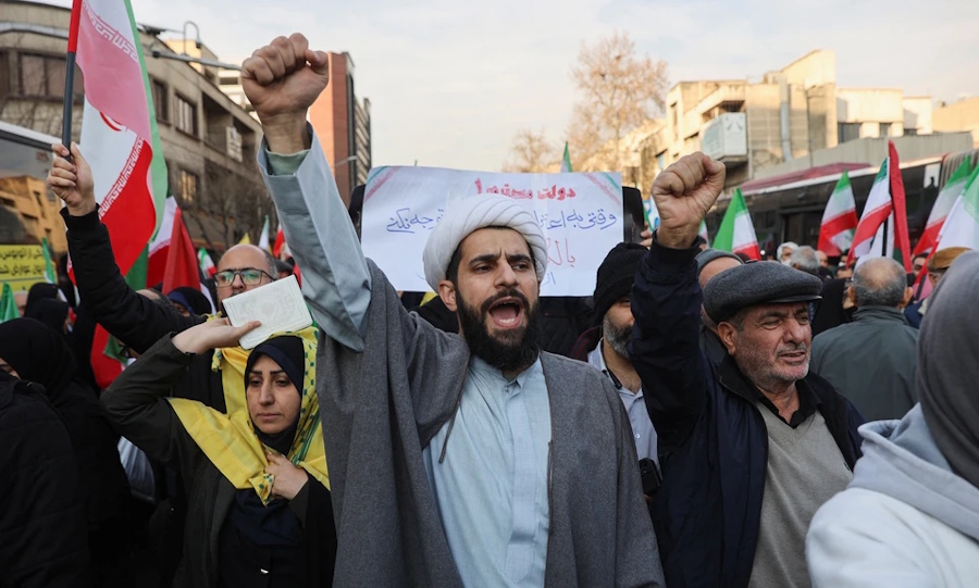 Трамп призывает иранцев продолжать борьбу и обещает помощь