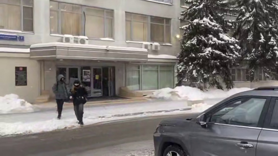 Лимоновцев закатали на сутки за акцию у Роскомнадзора