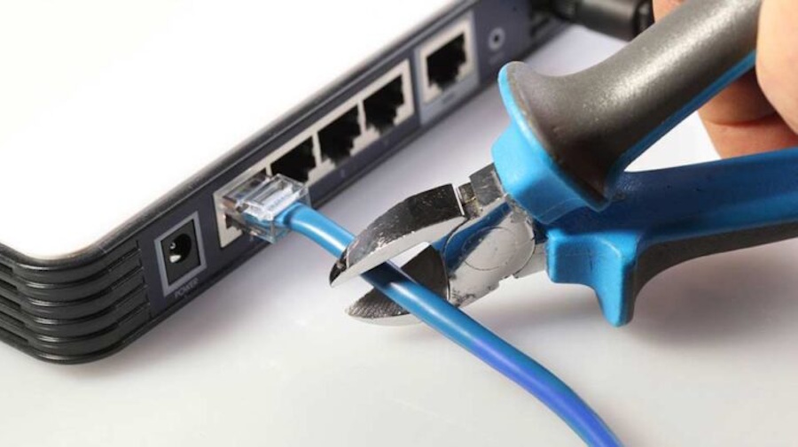 Госдума за три минуты узаконила блокировки связи в стране