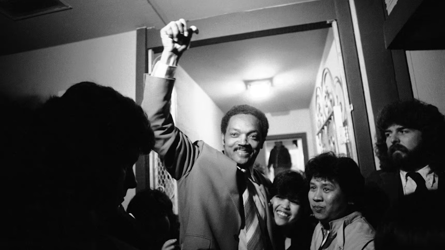 Джесси Джексон радужно толкнул