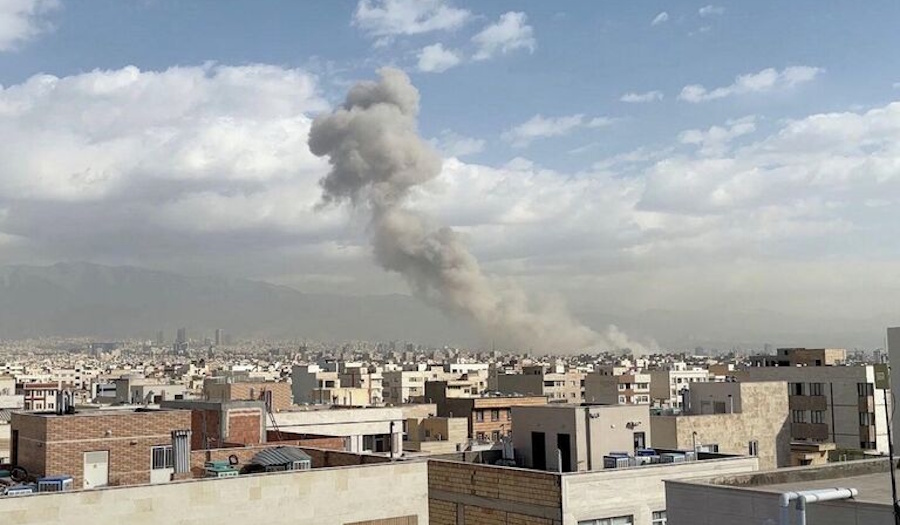 Лев и Солнце над огнём