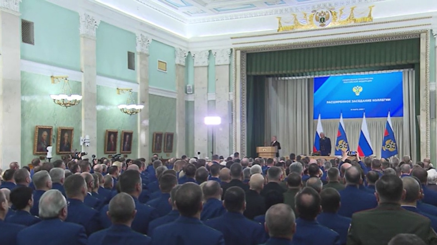 Прокурорские задачи Путин приравнял к писаниям кровью