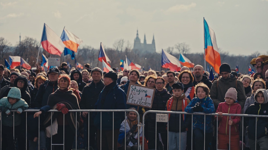 Правительство Чехии отказалось от «иноагентского» закона под давлением пражского митинга