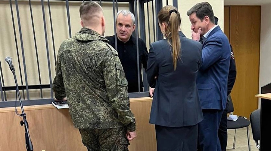 Суд над воюющим коррупционером отложен для поиска его медали