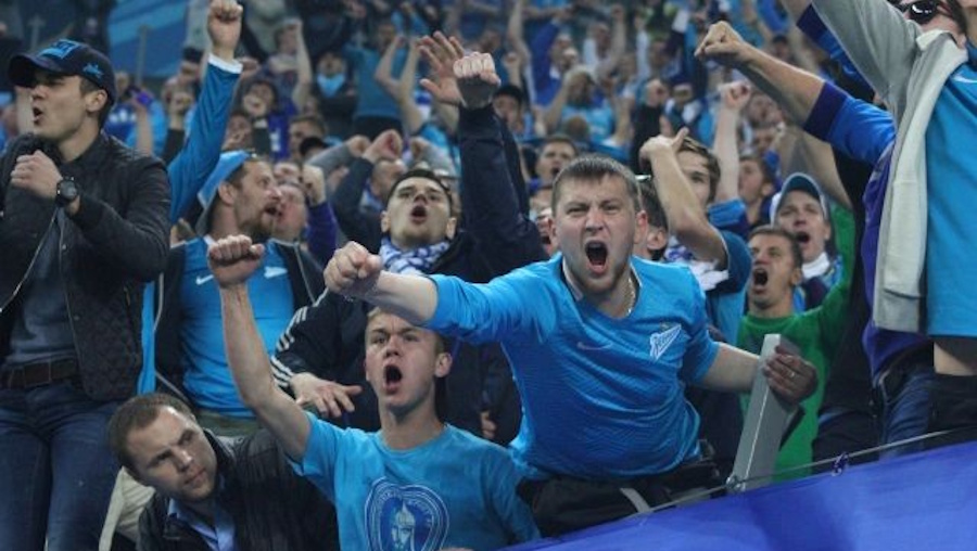 Фанатам предписано вежливо ценить социальные группы