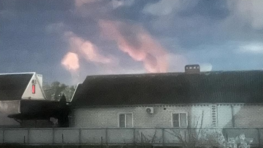 Украинские дроны продолжают добивать российскую нефтянку: атакованы нефтебазы в Крымске и Твери