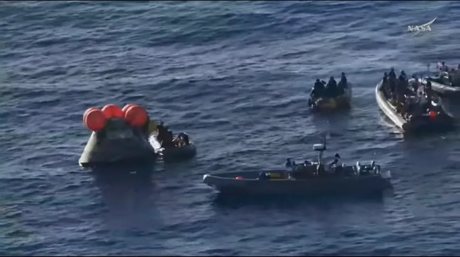 «Артемида» вернулась от Луны