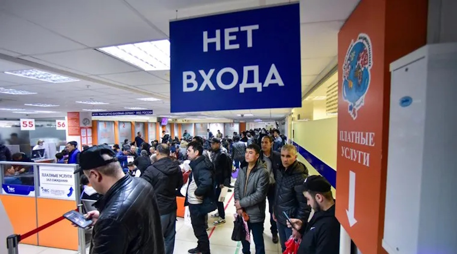 Приключения иностранцев в России: минус семьсот тысяч рабочих плюс три тысяч традиционных