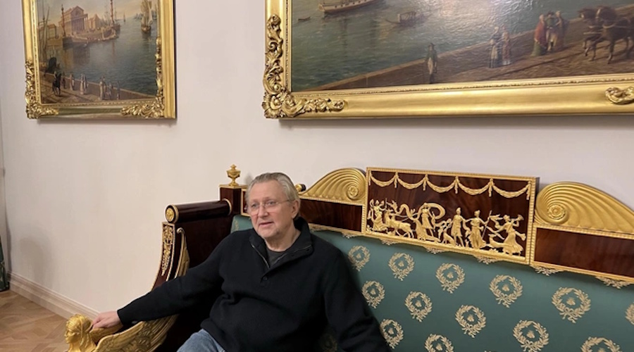 Антиквар на докате