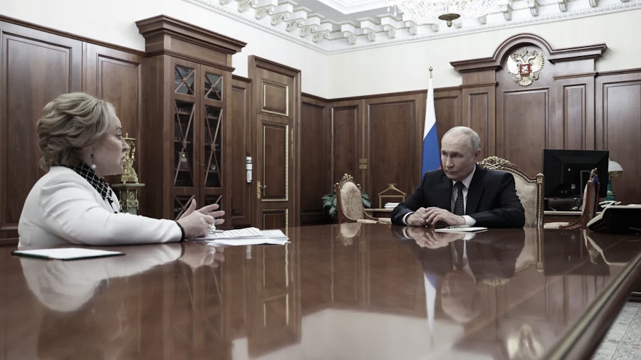 Путин на встрече с Матвиенко сигналит о предстоящем по осени