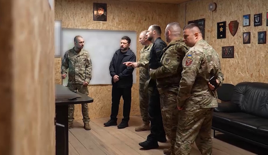 Киев под ударом, дроны в глубине России — и всё дальше играет «Вивальди»