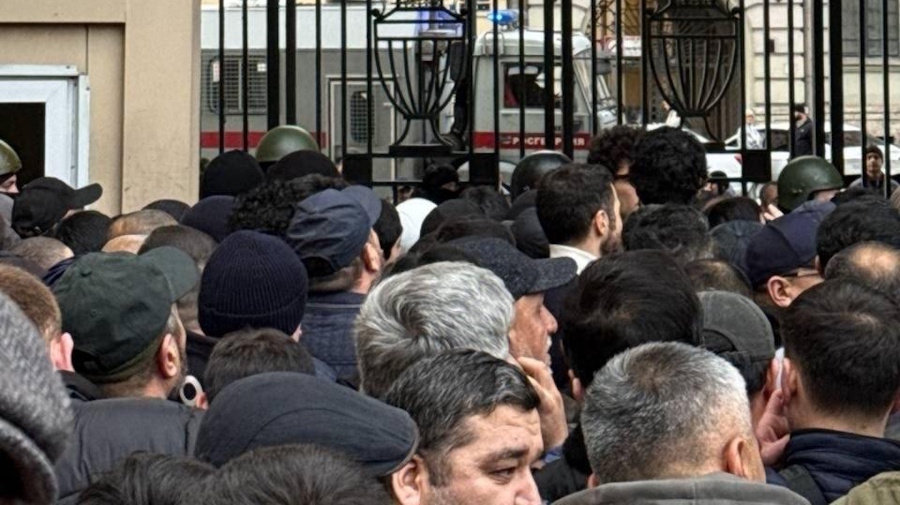 ОМОН и полиция блокировали Сенную для фильтрации